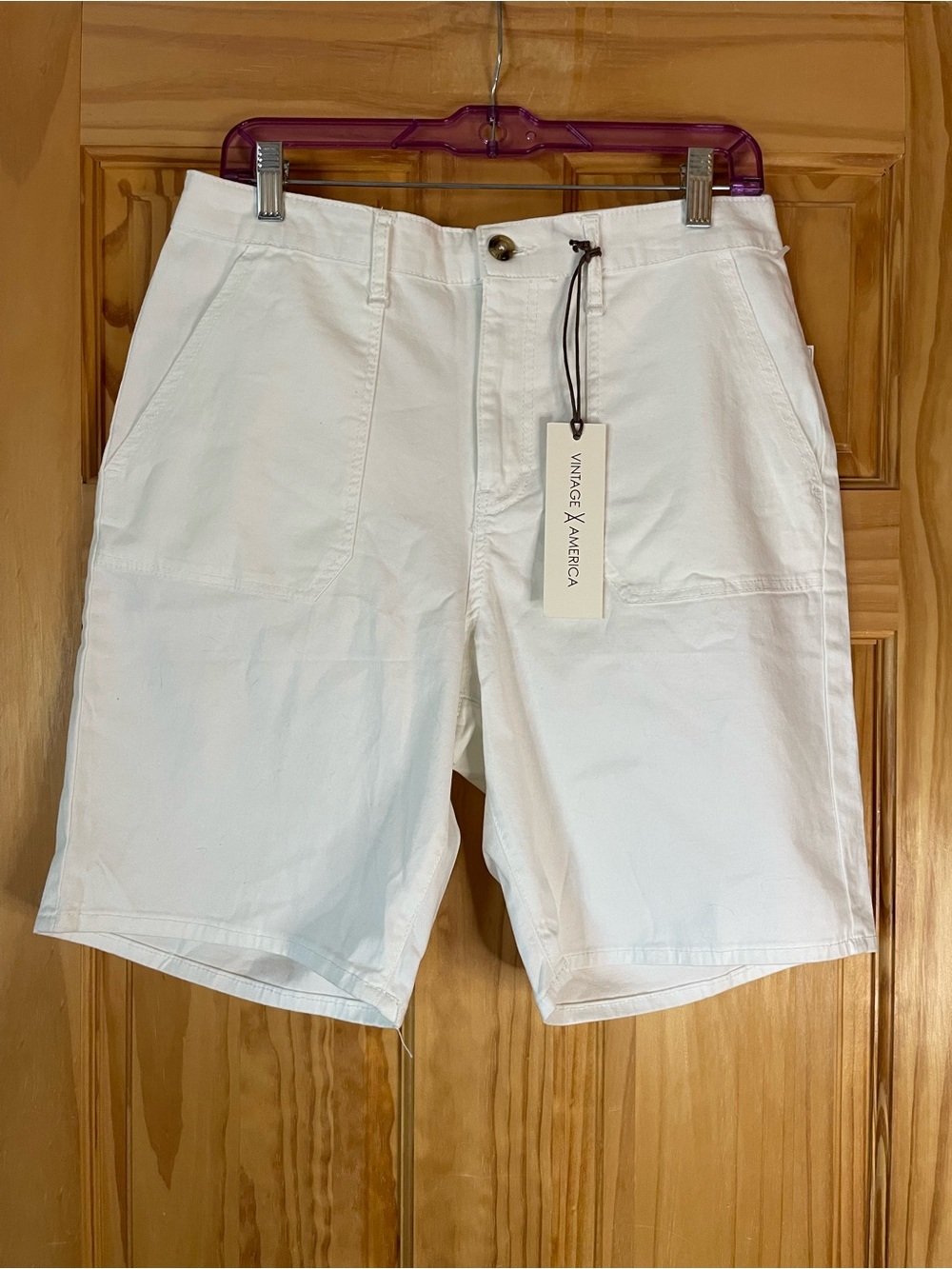 Vintage America White Women's Bermuda Shorts with Front Pockets